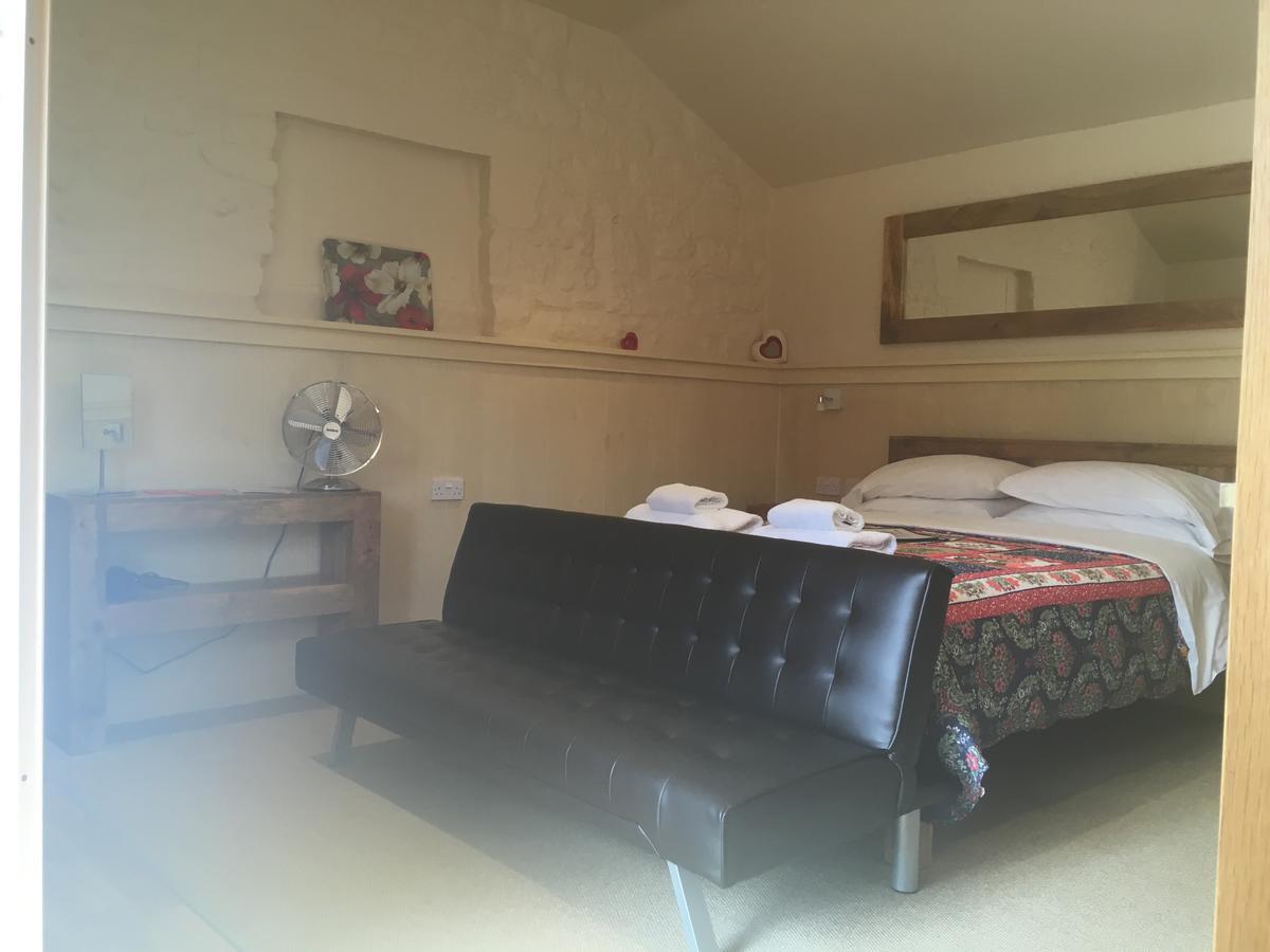 Bed and Breakfast Widbrook Barns Брадфорд на Аэвен Экстерьер фото